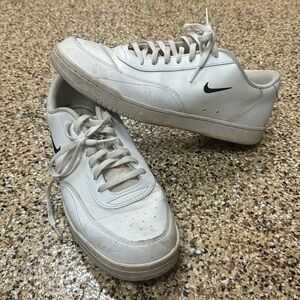 Men’s Nike sneakers 11